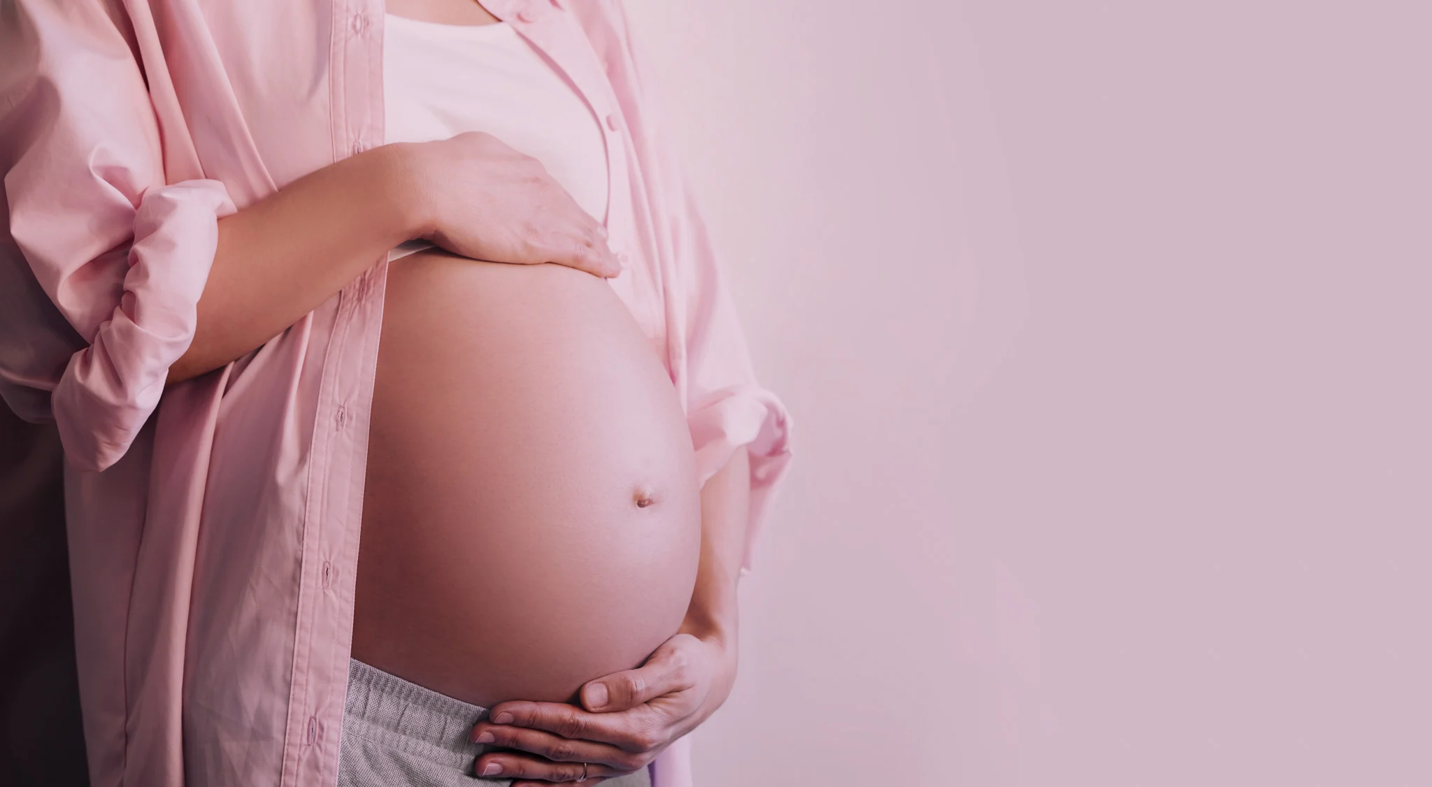Mãe com bebê — salário-maternidade